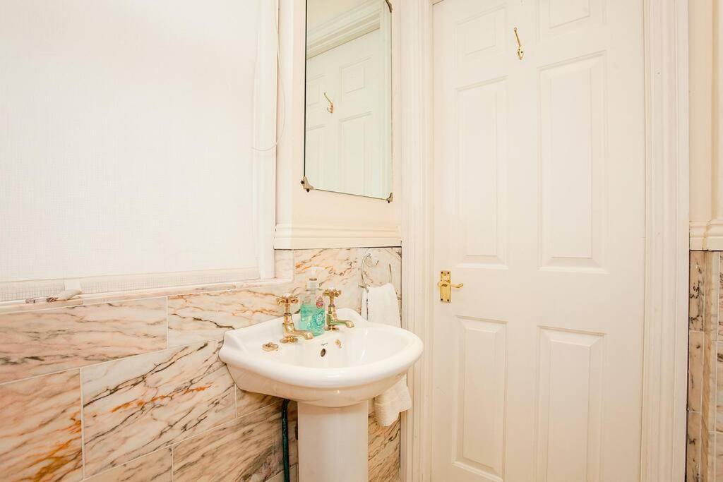 Bright 2 Bedroom Flat In Central Londýn Exteriér fotografie
